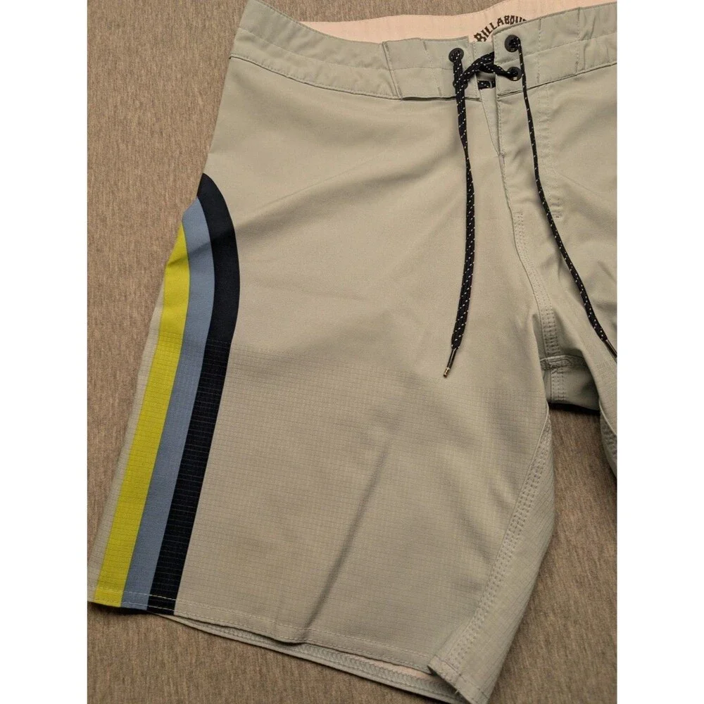 Billabong Arch Airlite Recycler Boardshorts Men's Size 30
